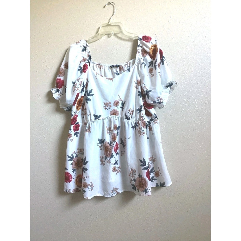 BloomChic Women's White Floral Short Sleeve Top Smocked Babydoll Stretchy Sz 12